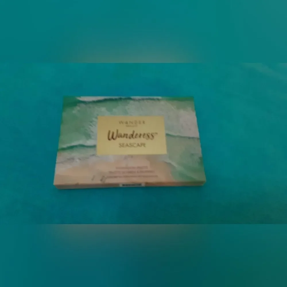 NEW Wander Beauty Wanderess Seascape Eyeshadow Palette